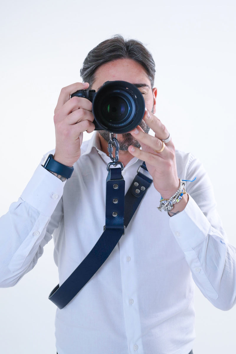 Schultergurt – Blaues Leder – Kamera – Gurt – Spiegelreflex – Spiegellos