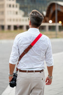Tracolla per fotocamera in tessuto rosso e cuoio rosso inglese - tracolla per mirrorless - nice one shoulder strap
